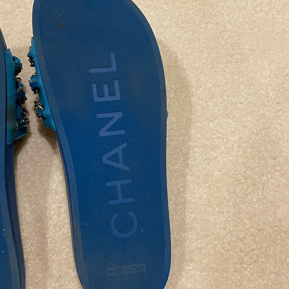 Chanel slides with gold chain 🔥💙 - Picture 10 of 10